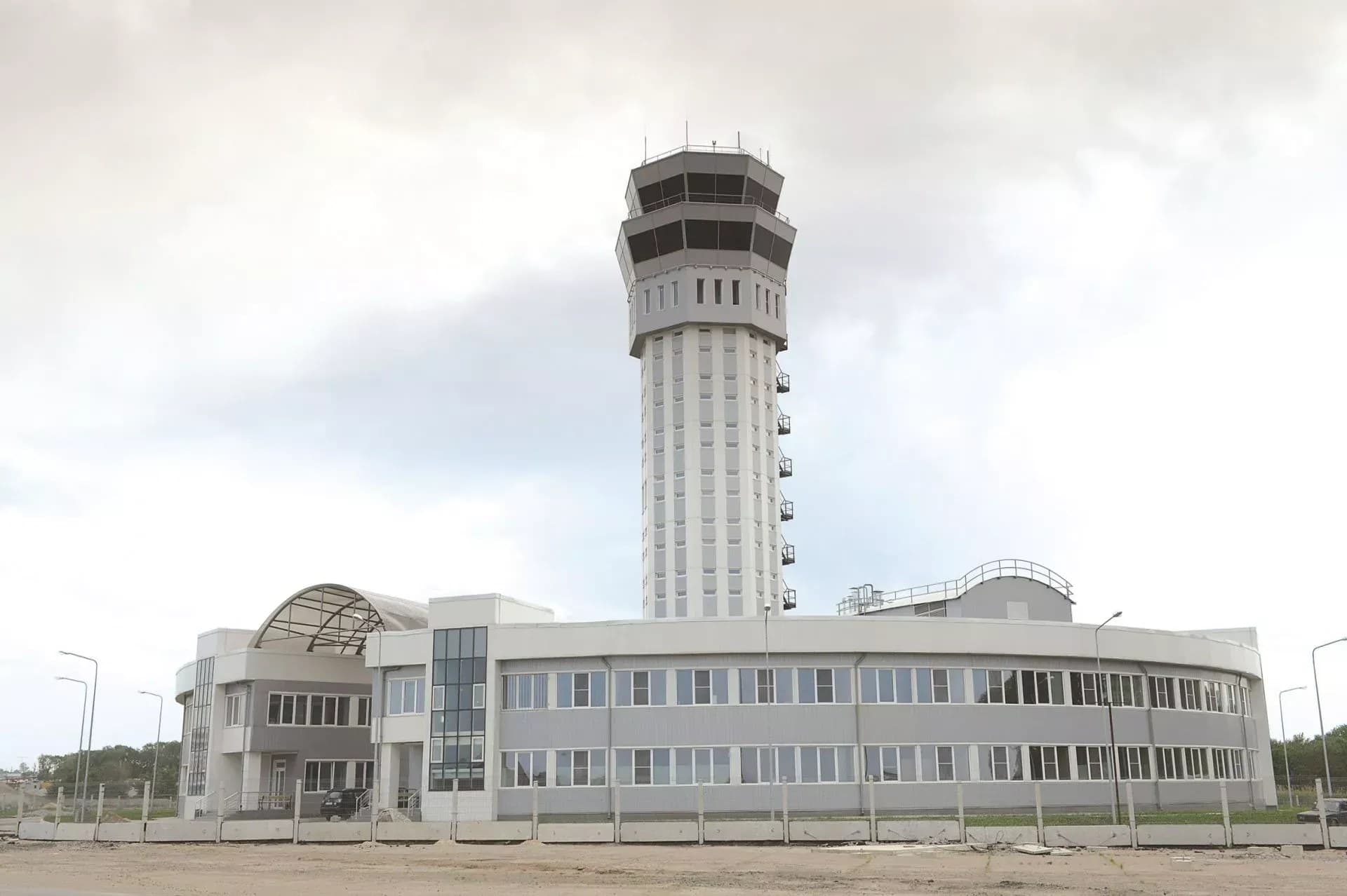 Donetsk Airport control tower · ALTCOM historical archive